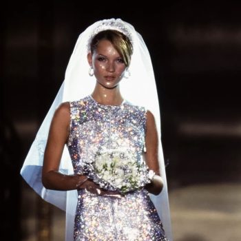 van-gianni-tot-donatella-een-terugblik-op-de-iconische-couture-shows-van-atelier-versace-412606