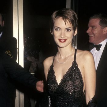 de-coolste-90s-beelden-van-goth-girl-winona-ryder-voor-haar-55ste-verjaardag-412602