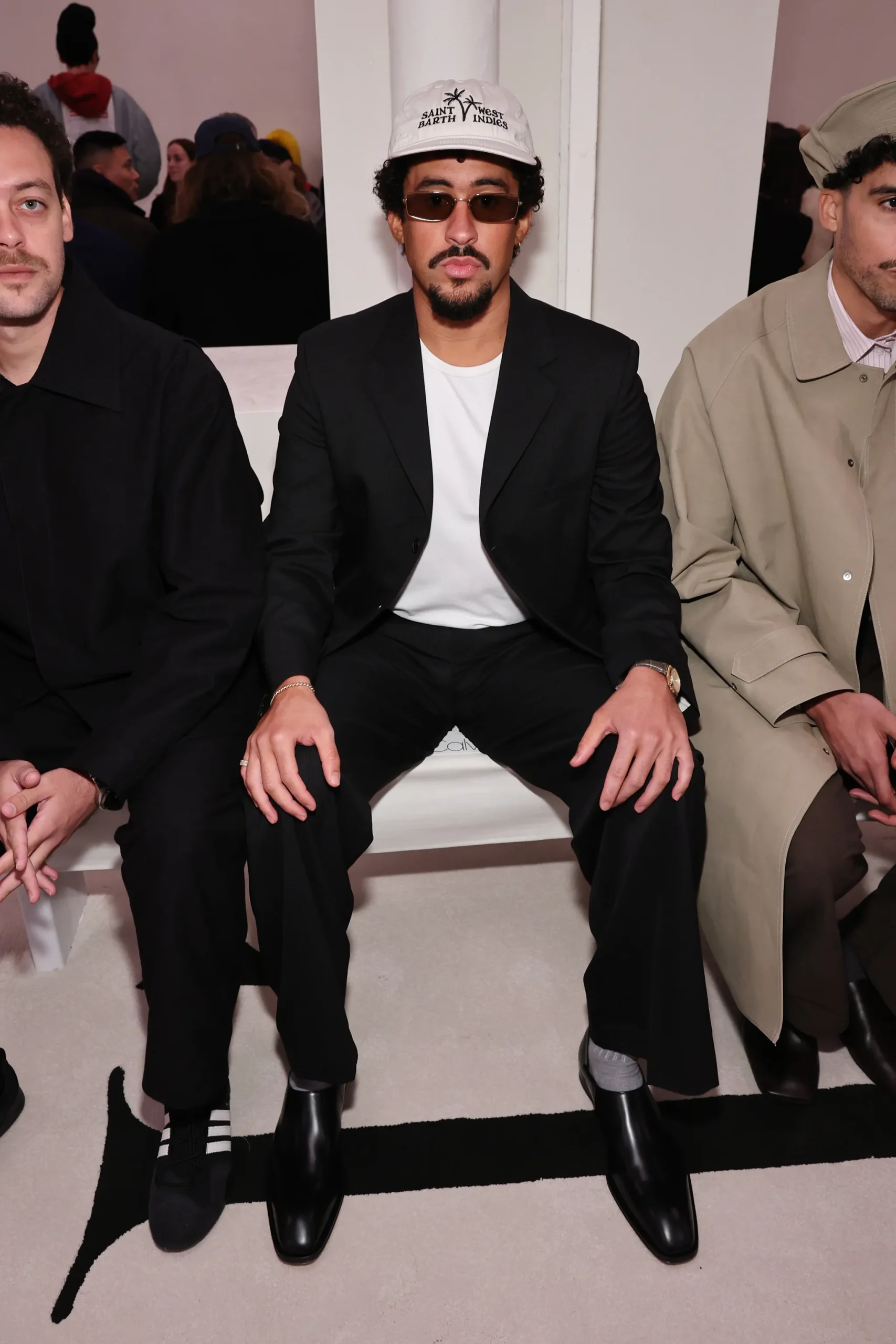 Bad Bunny in een look van Veronica Leoni haar Calvin Klein Collection