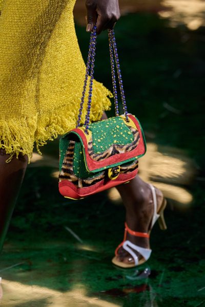 gimme-gimme-more-chanel-bags-de-nieuwe-tassen-van-chanel-zijn-een-feast-for-the-eyes-410398
