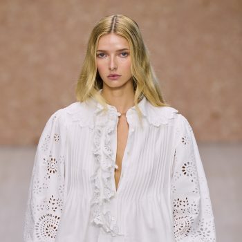spotted-gwyneth-paltrows-dochter-apple-martin-maakt-haar-catwalkdebuut-bij-chloe-410101