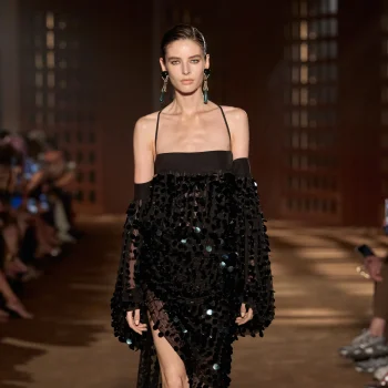 dua-lipa-kiest-voor-fresh-off-the-runway-look-van-ferragamo-bij-de-metropolitan-opera-411712