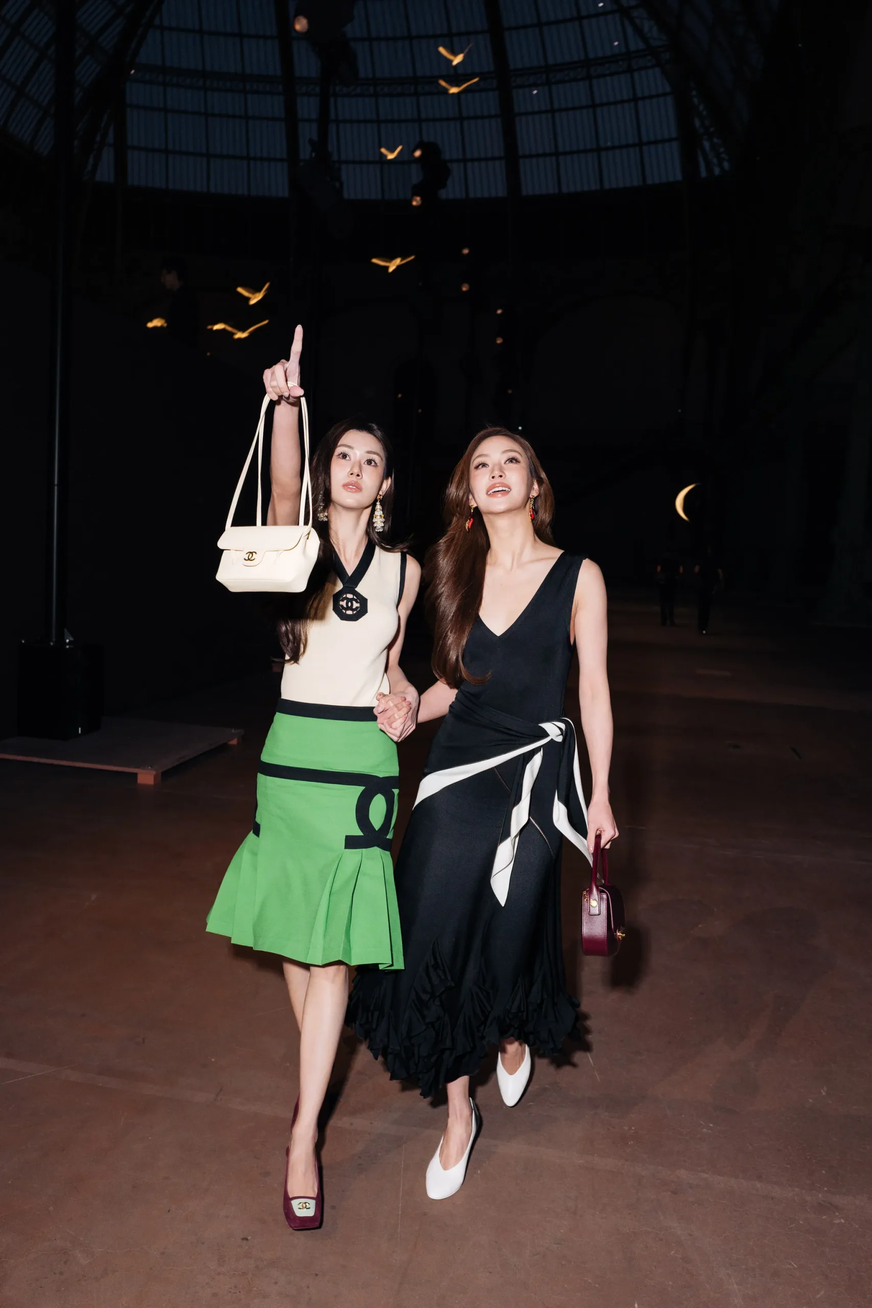 Lorena Lalina Schuett en Miu Natsha Taechamongkalapiwat Chanel