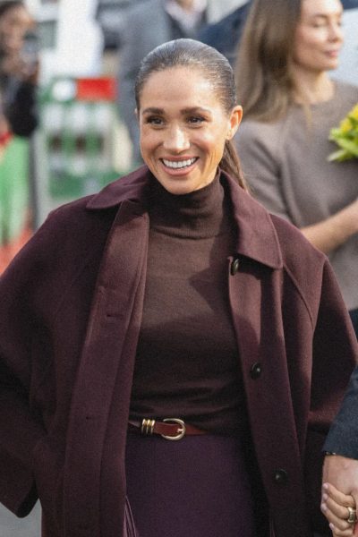 voor-haar-officiele-comeback-look-shopt-meghan-markle-gewoon-in-de-typische-british-shopping-street-411291