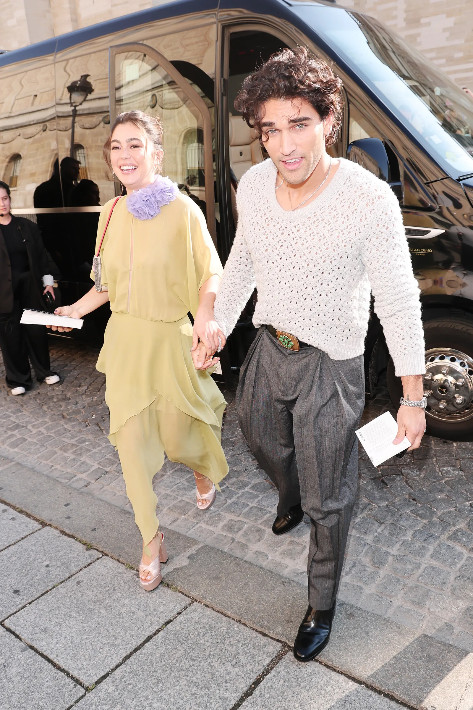 Mika Abdalla en Josh Heuston tijdens Paris Fashion Week