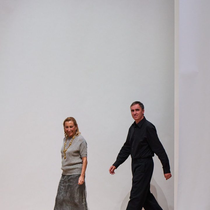 deze-prada-tas-is-officieel-de-hottest-bag-van-het-moment-volgens-de-lyst-index-412349