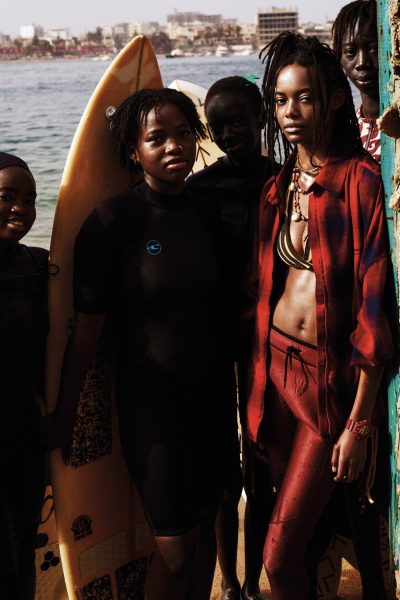 de-vrouwelijke-surfers-van-black-girls-surf-eisen-hun-plek-in-de-surfscene-op-representatie-is-van-belang-411660