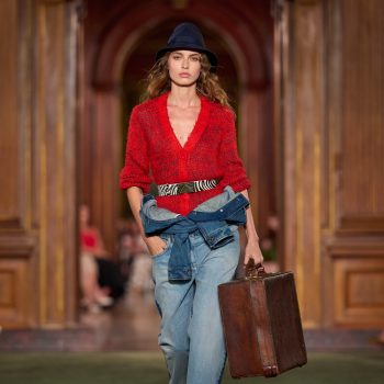 street-arts-meets-high-fashion-louis-vuitton-zet-het-werk-van-kunstenaar-keith-haring-op-hun-designertassen-410807