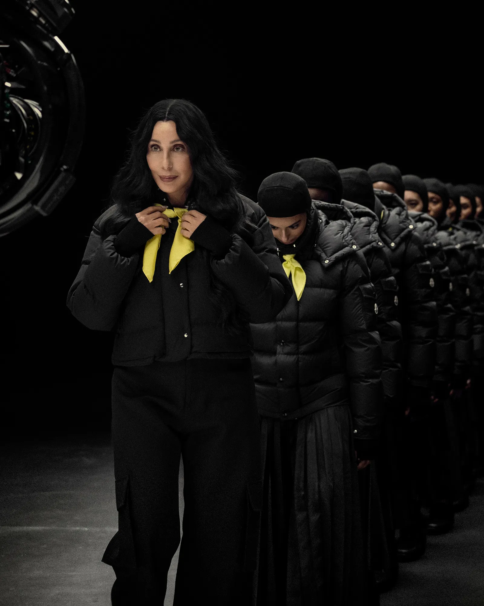 Cher in de campagne van Moncler