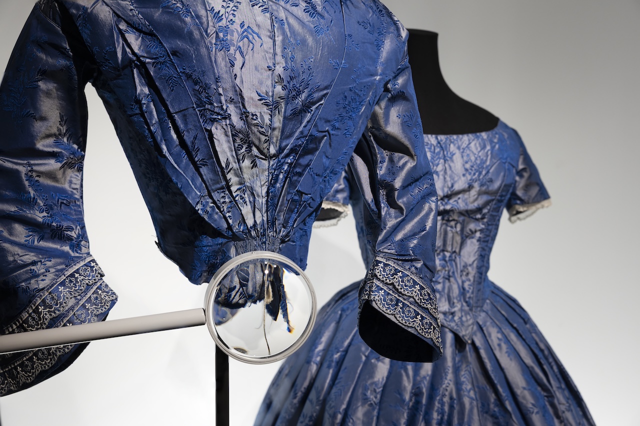 Rijksmuseum tentoonstelling Worn over kleding